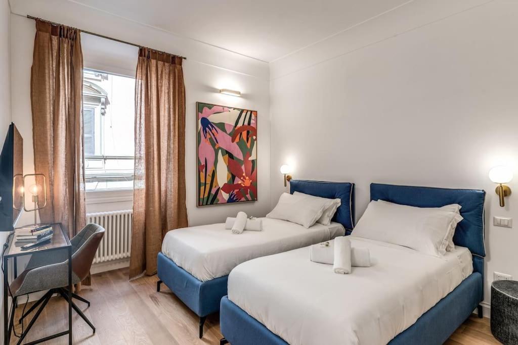 Apartment 3 Bedroom Via Genova Monti Area *